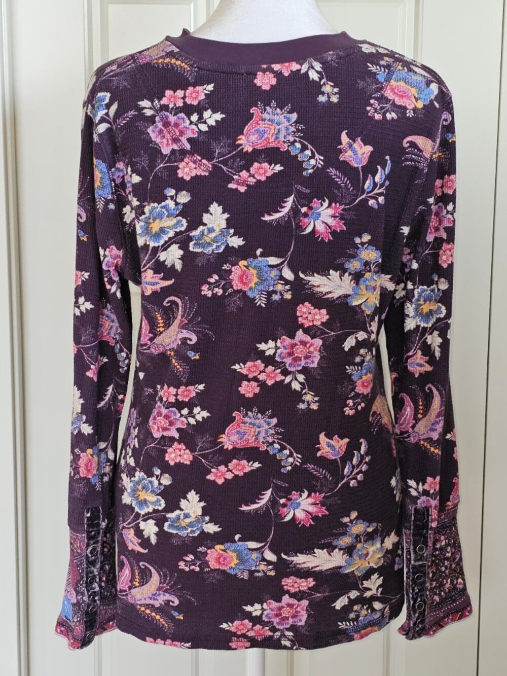 Sundance Waffle Knit Thermal Top Purple Floral  L Button Cuffs Boho - Picture 4 of 8